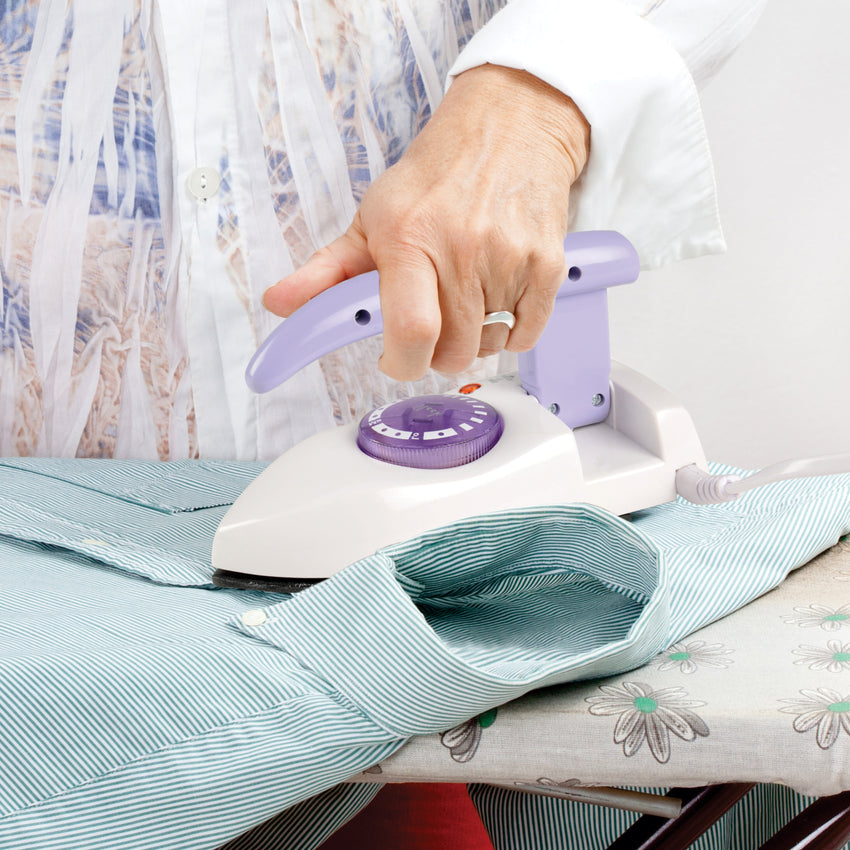 SLEEK FOLDABLE TRAVEL IRON - Ozomax